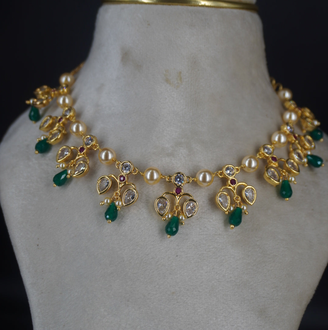 #green drops and Swarovski pearl necklace HK0480