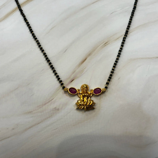 HK0279 – Elegant Black Bead Mangalsutra Chain with Minimalist Pendant