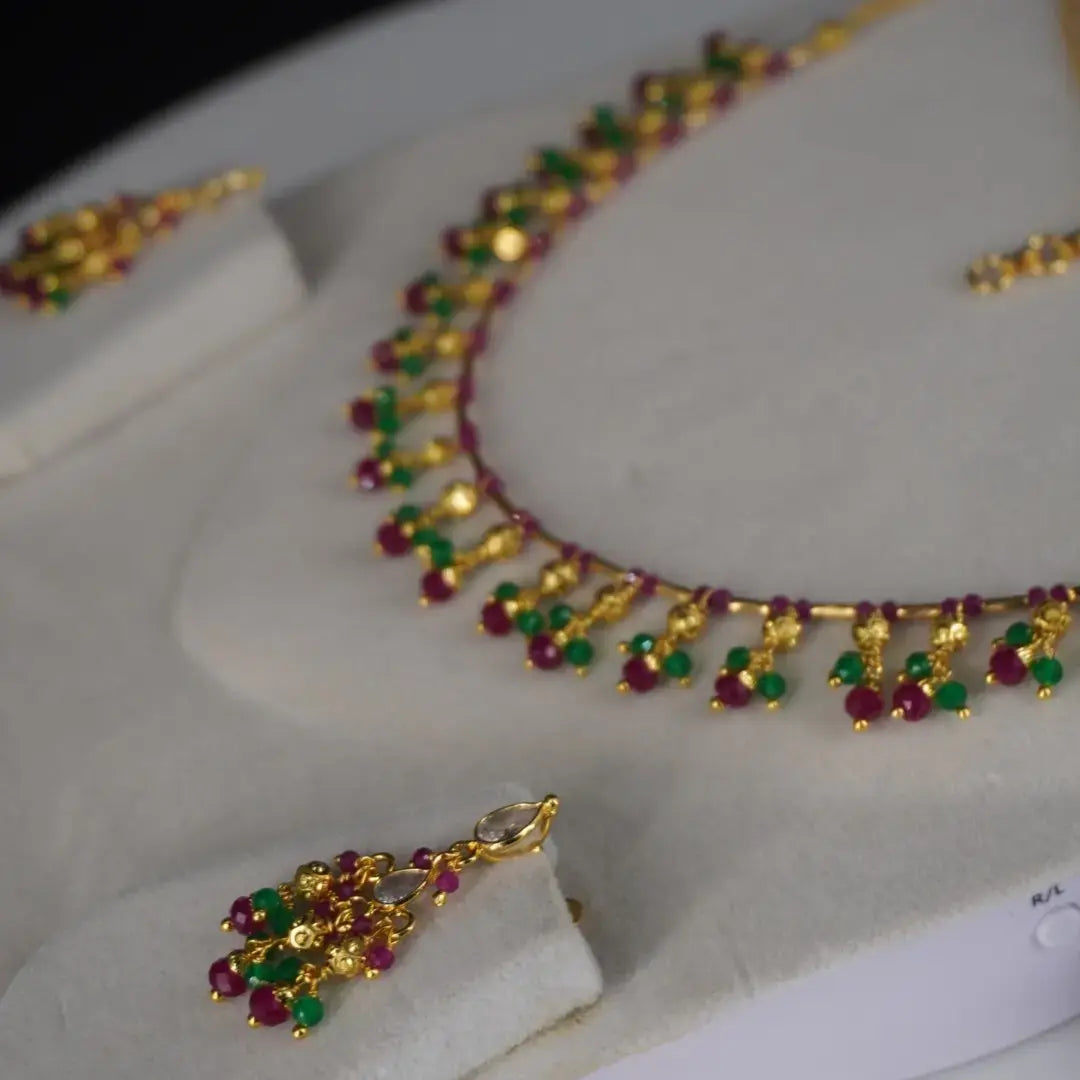 Ruby Emarald Elegent Necklace Earrings Hk0375