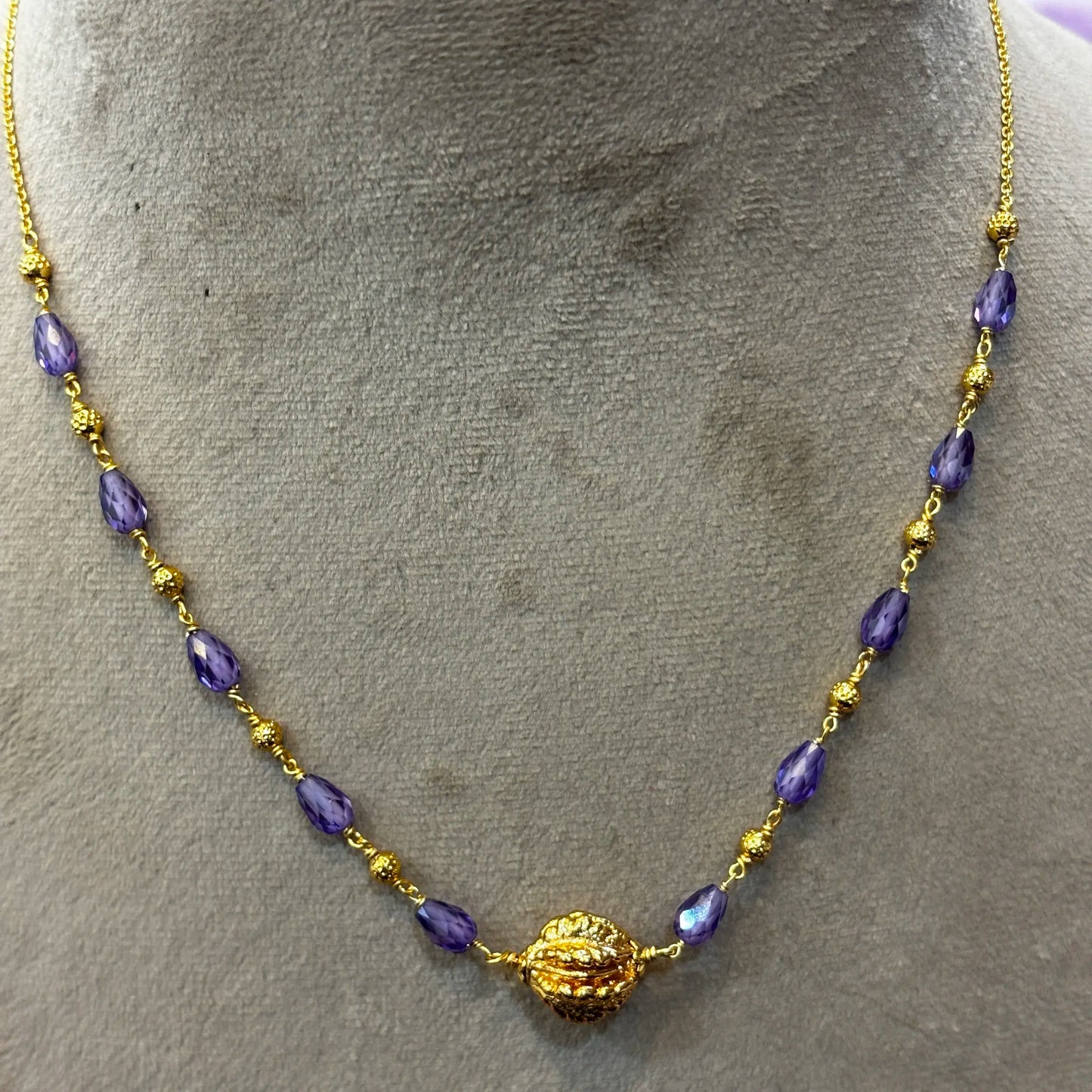 Hk0284 Handcrafted Purple Drop & Gold Bead Necklace