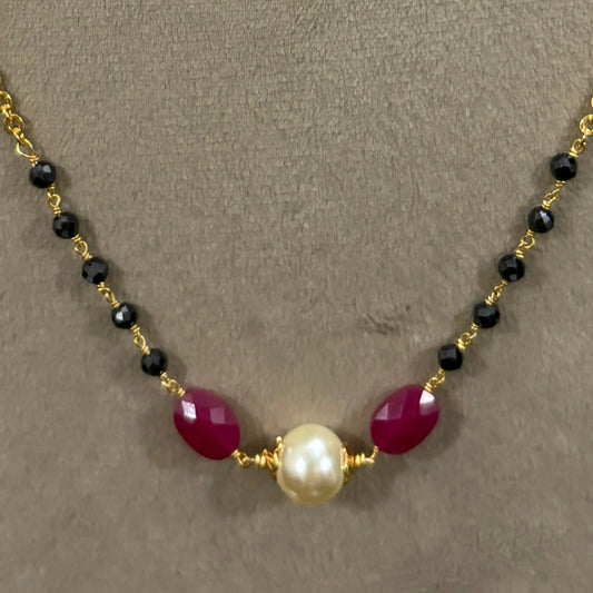 Hk0203 Black Beads Mix of Pearl & Ruby Beads