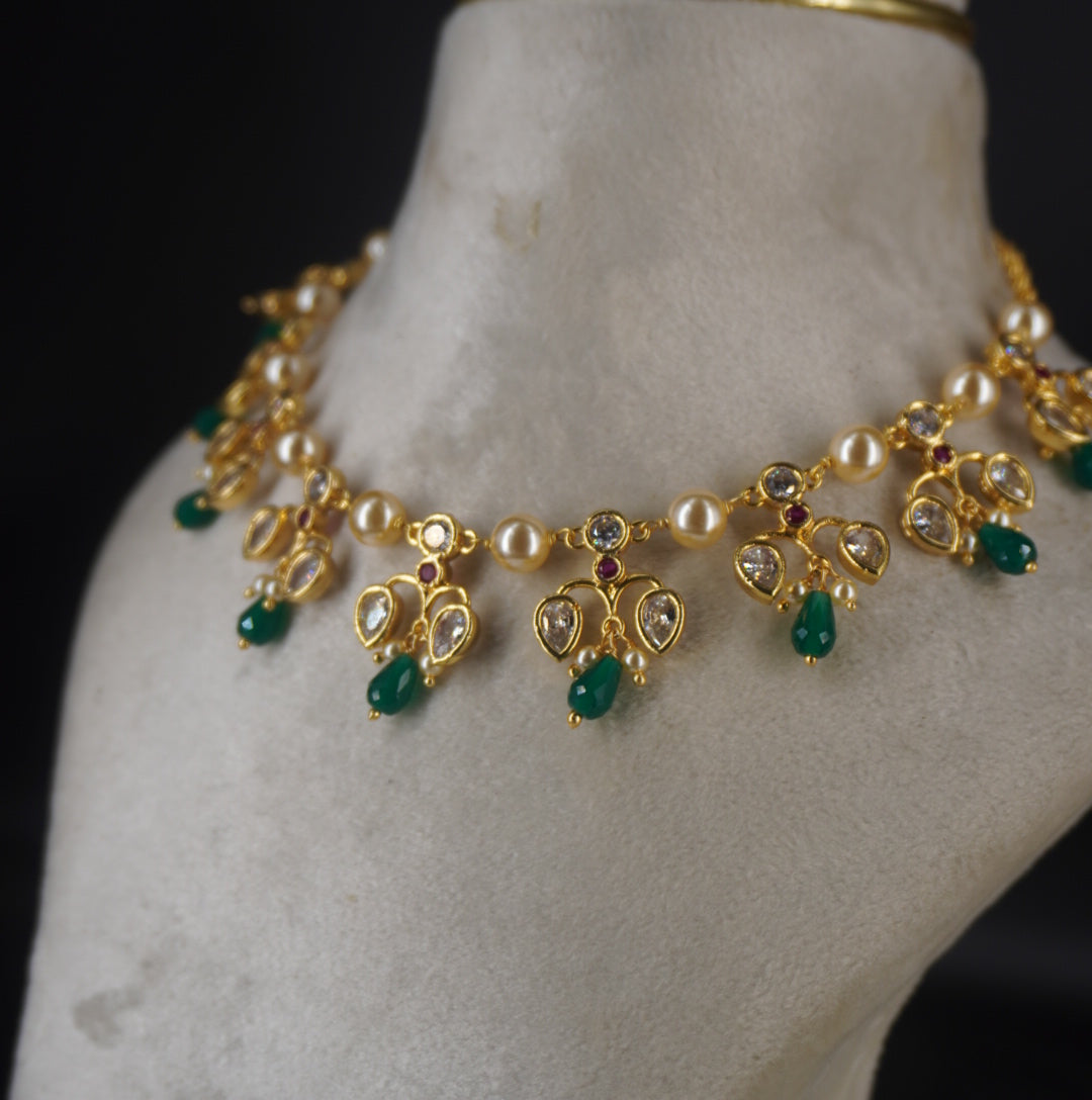 #green drops and Swarovski pearl necklace HK0480